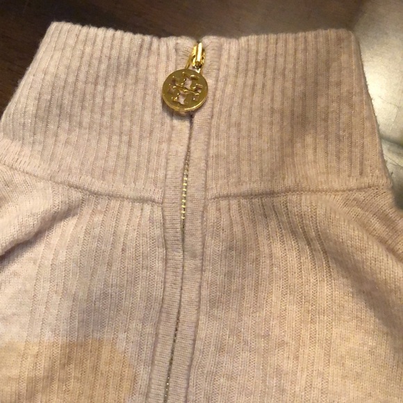 💛 Tory Burch soft wool cashmere blend ribbed partial zipper logo pull tunic - Picture 7 of 12